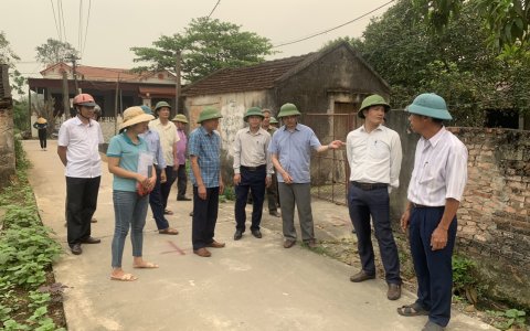 Chiều ngày  06/04/2023 Đoàn Công tác của huyện kiểm tra công tác thực hiện Nghị quyết 12 của huyện ủy Triệu Sơn về vận động nhân dân hiến đất mở rộng đường giao thông nông thôn.